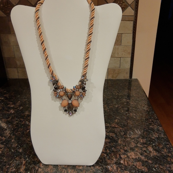 CHUNKY STATEMENT Necklace. NWOT - Picture 2 of 2